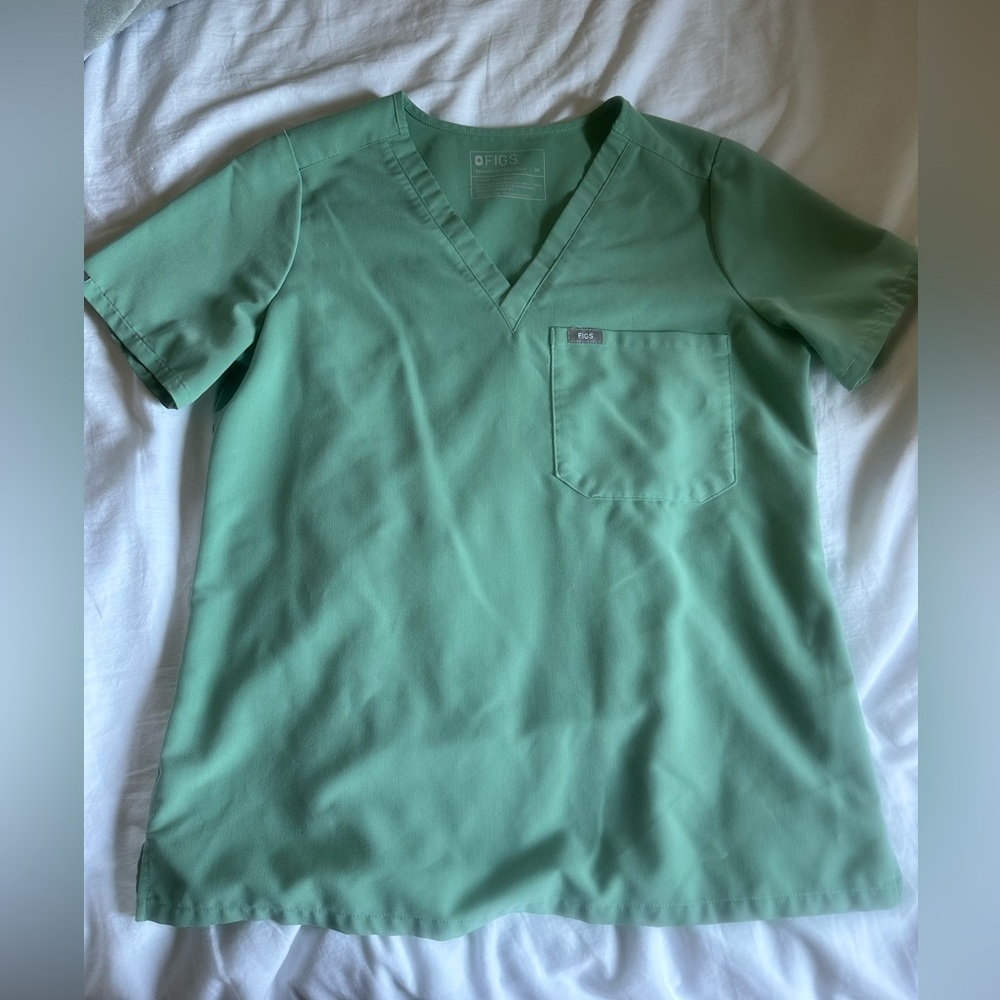Figs Scrub top